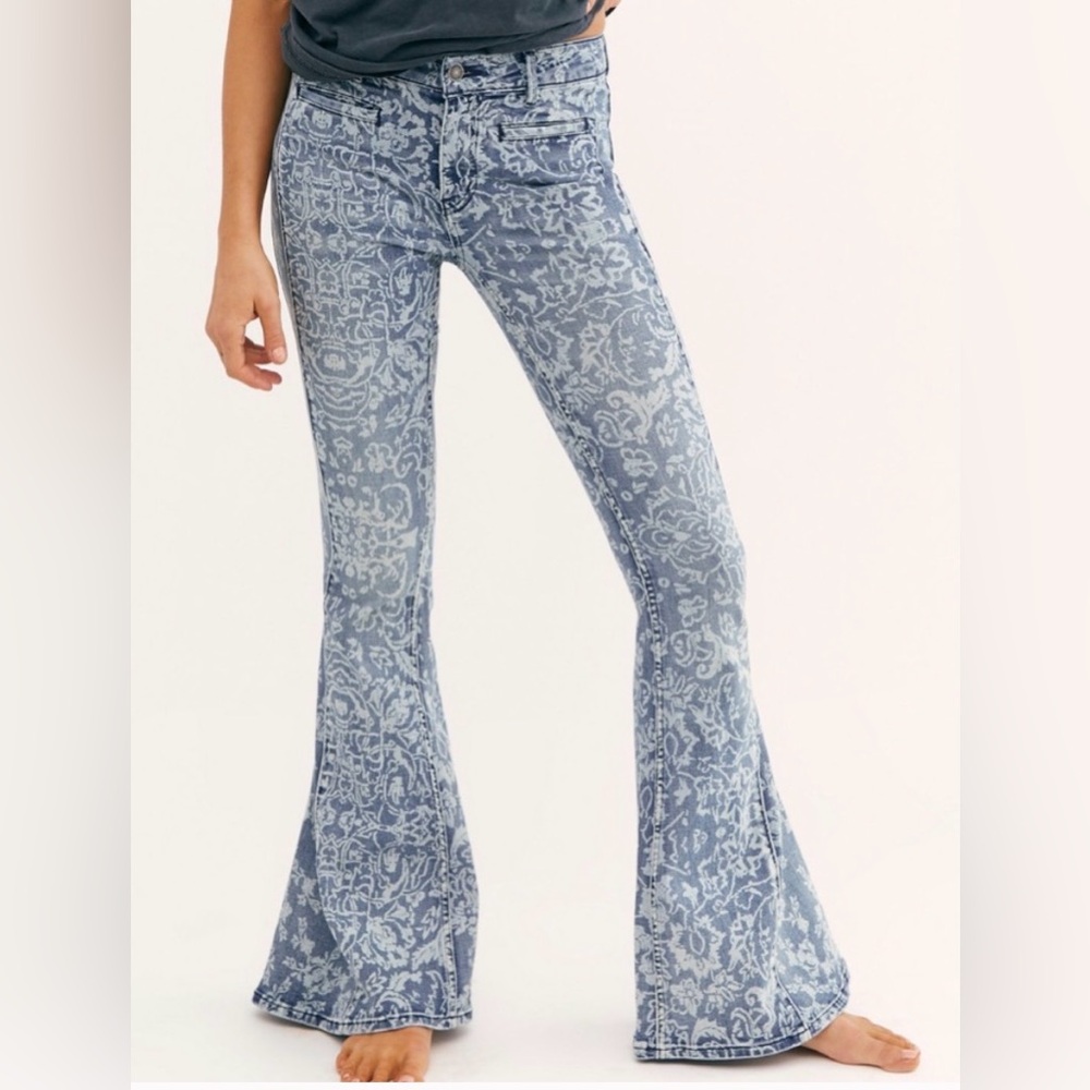 Free People We The Free Dream Lover Paisley Printed Flare Leg Jeans-Size 31.